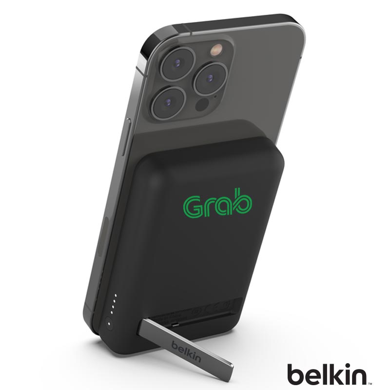 Model-03-Belkin-Magnetic-Wireless-Power-Bank-Black-Corporate-Gifts-01.jpg zoom